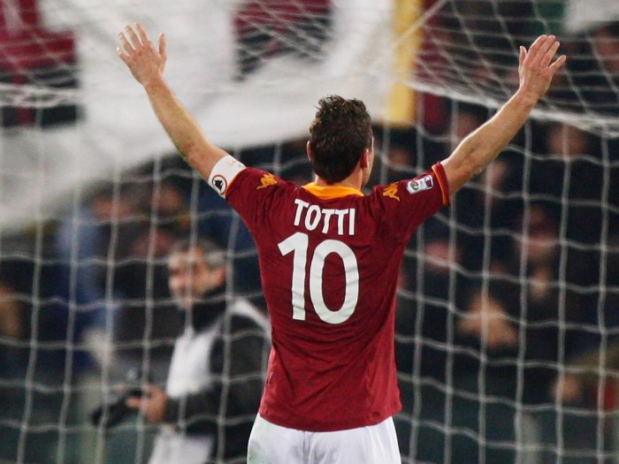 CHUTOGEL - Francesco Totti peluang kembali ke dunia sepak bola